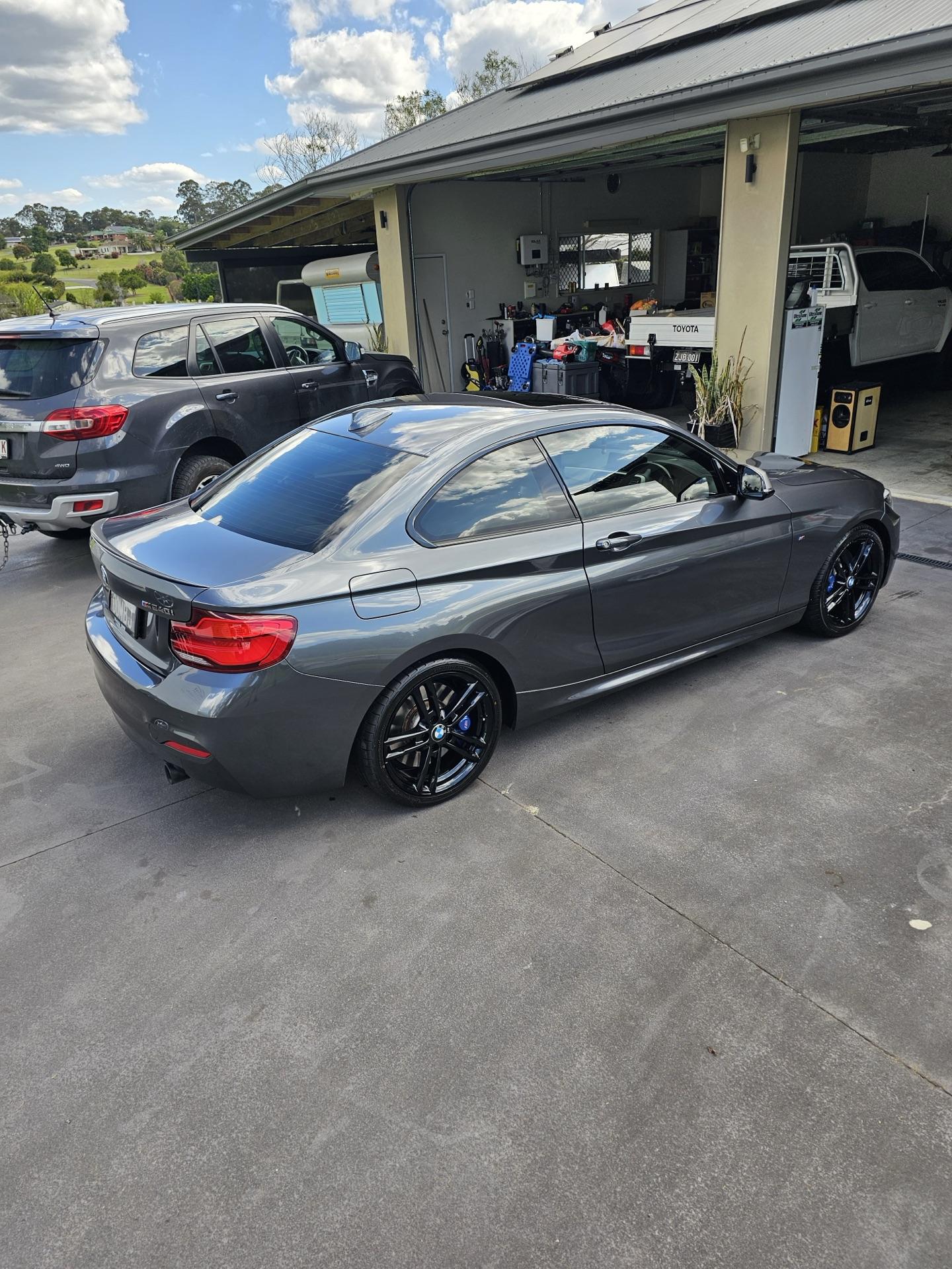 BMW polished wheel and tyre post-correction